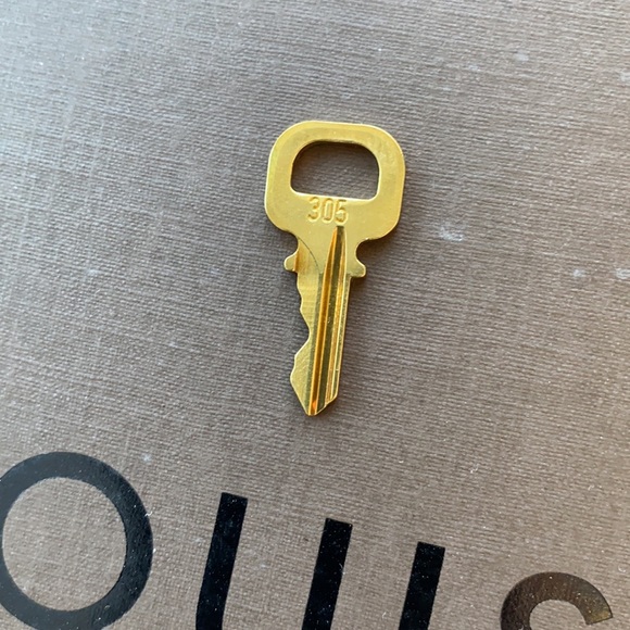 Authentic LV key only - Picture 3 of 8